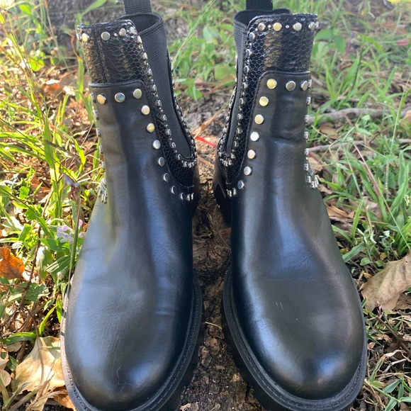 ZARA BLACK LEATHER ANKLE BOOTS WITH STUDS size 6 - Picture 4 of 9